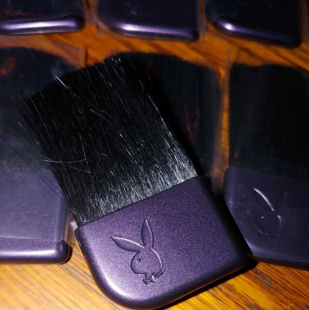 20 Playboy Blush Brushes party favors